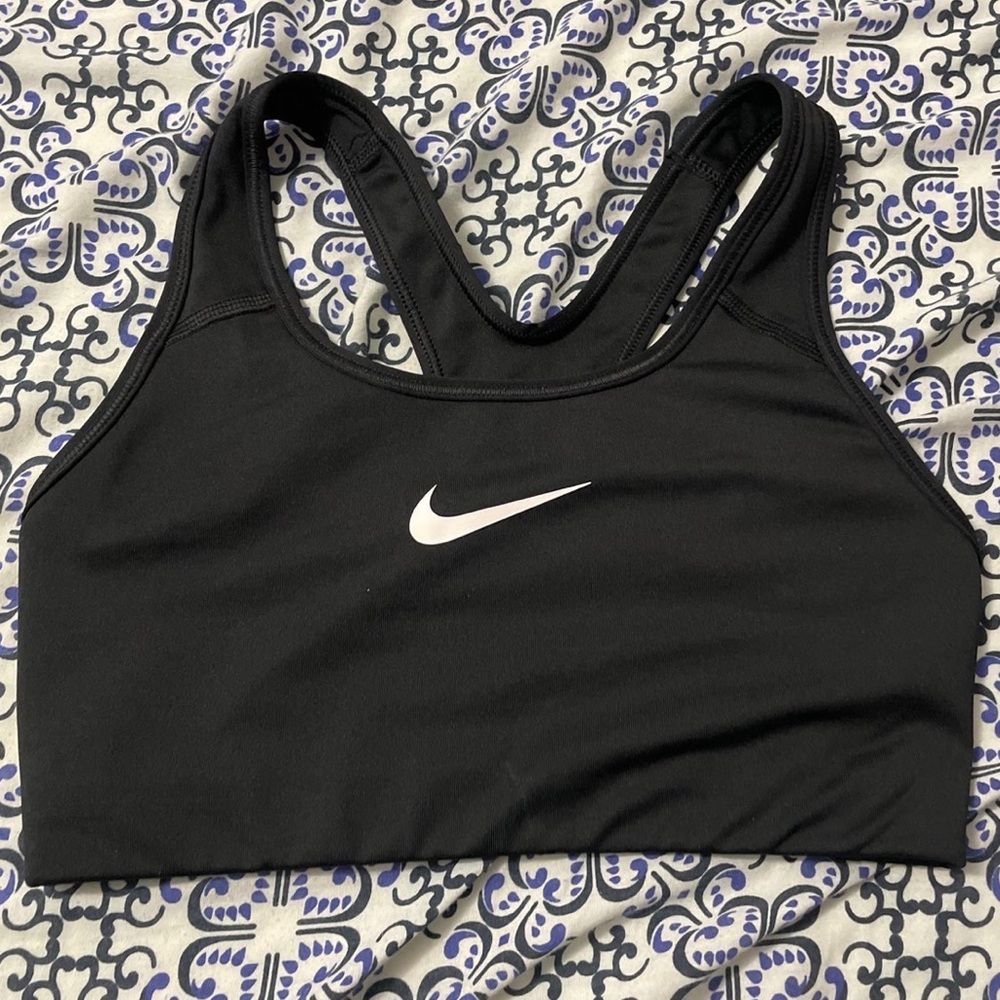 Nike Swoosh Support Sports Bra in
Black/White